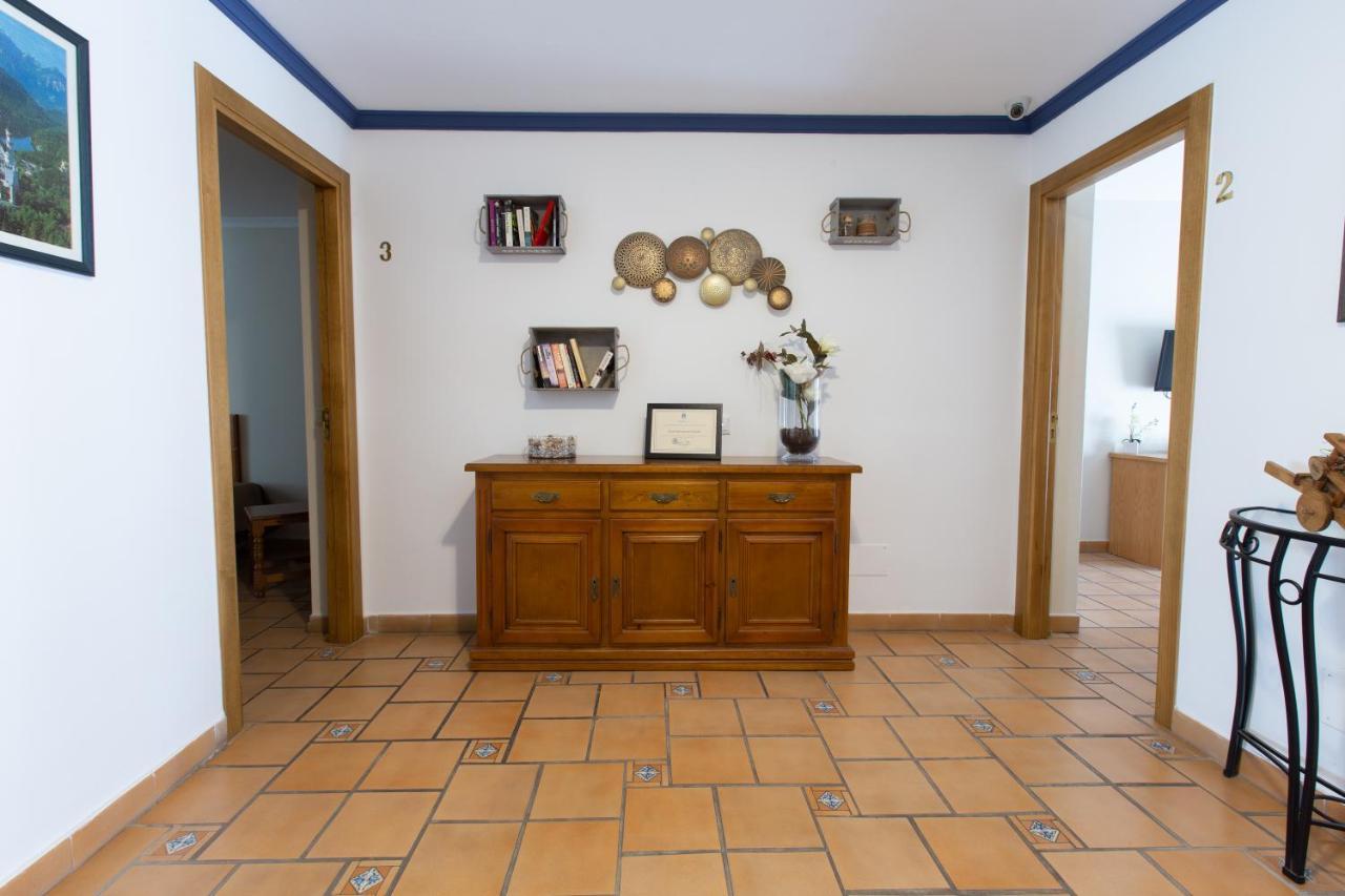 Hostal El Gallo *